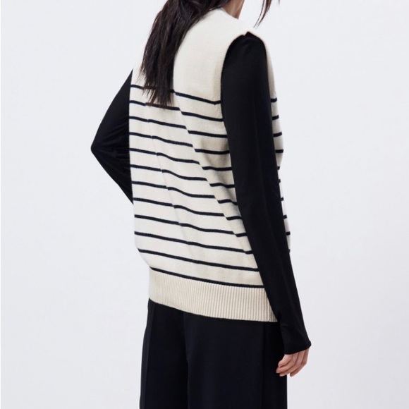 Zara oversized sweater vest with stripes - Picture 2 of 4